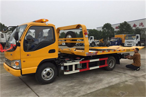 杏花岭哪里有拖车服务